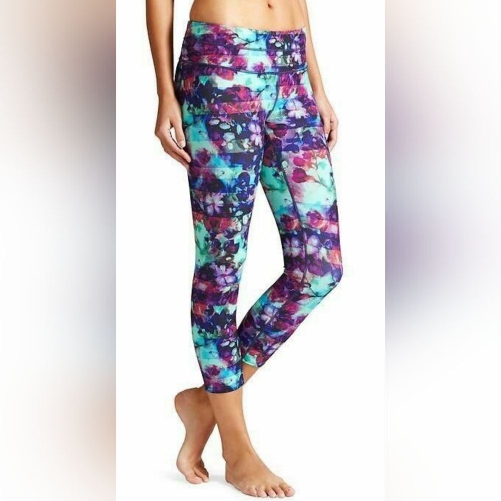 Athleta Floral Fade Sonar Capri Leggings With Zipper Pocket Size XS